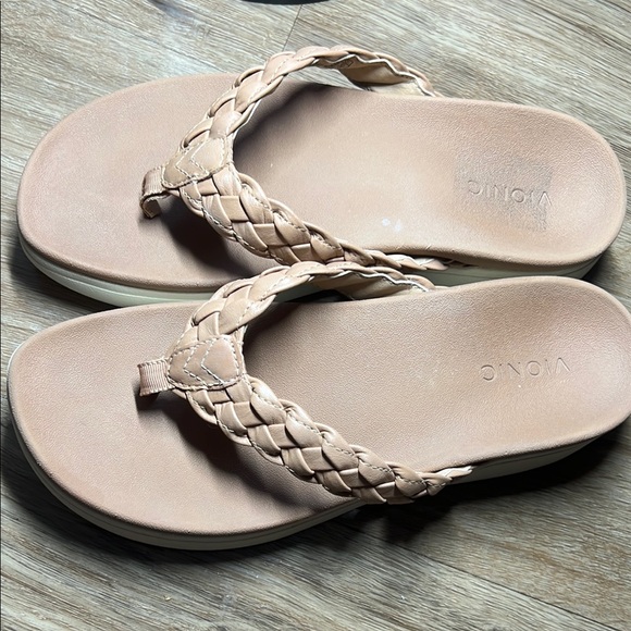 Vionic Women's Tan Braided Sandals size 7.5 - Picture 1 of 9